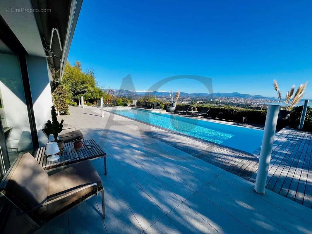 Maison à VILLENEUVE-LOUBET