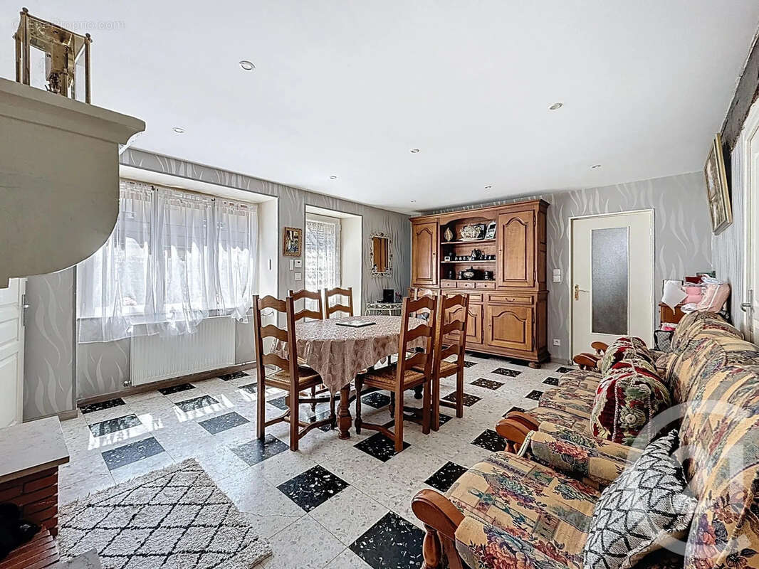 Maison à MIREBEAU-SUR-BEZE