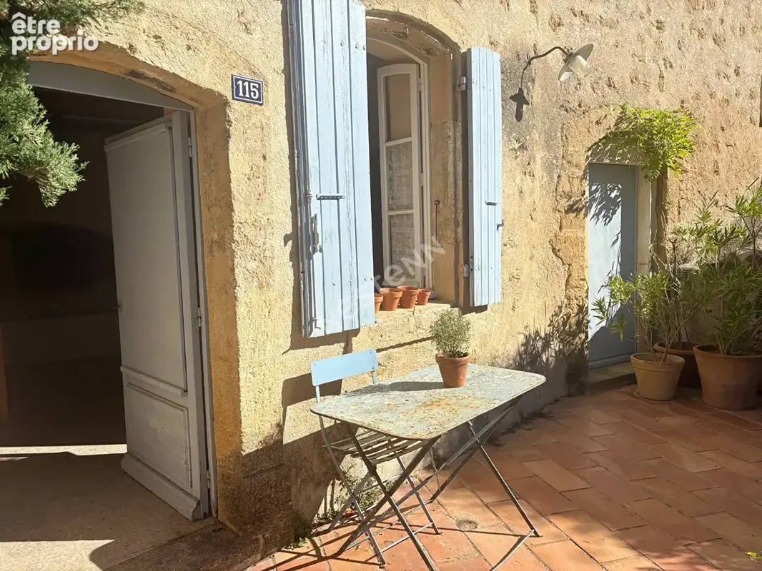 Vaugines  - 138 m² - 2 terrasses - vue - charme et fort potentiel - photo 2