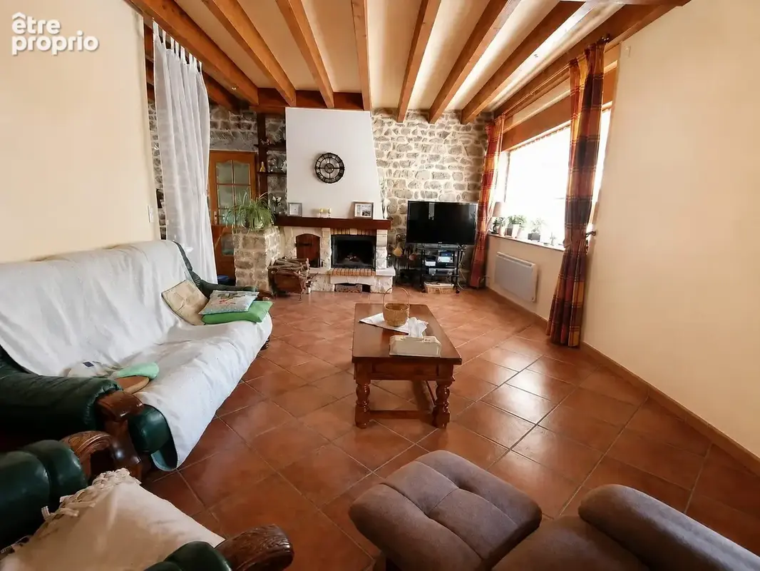 Maison 154 m² à Saint-Chabrais  - photo 7