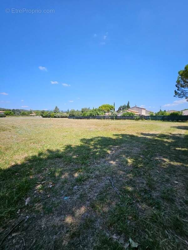 Terrain 300 m² à Pertuis  - photo 3