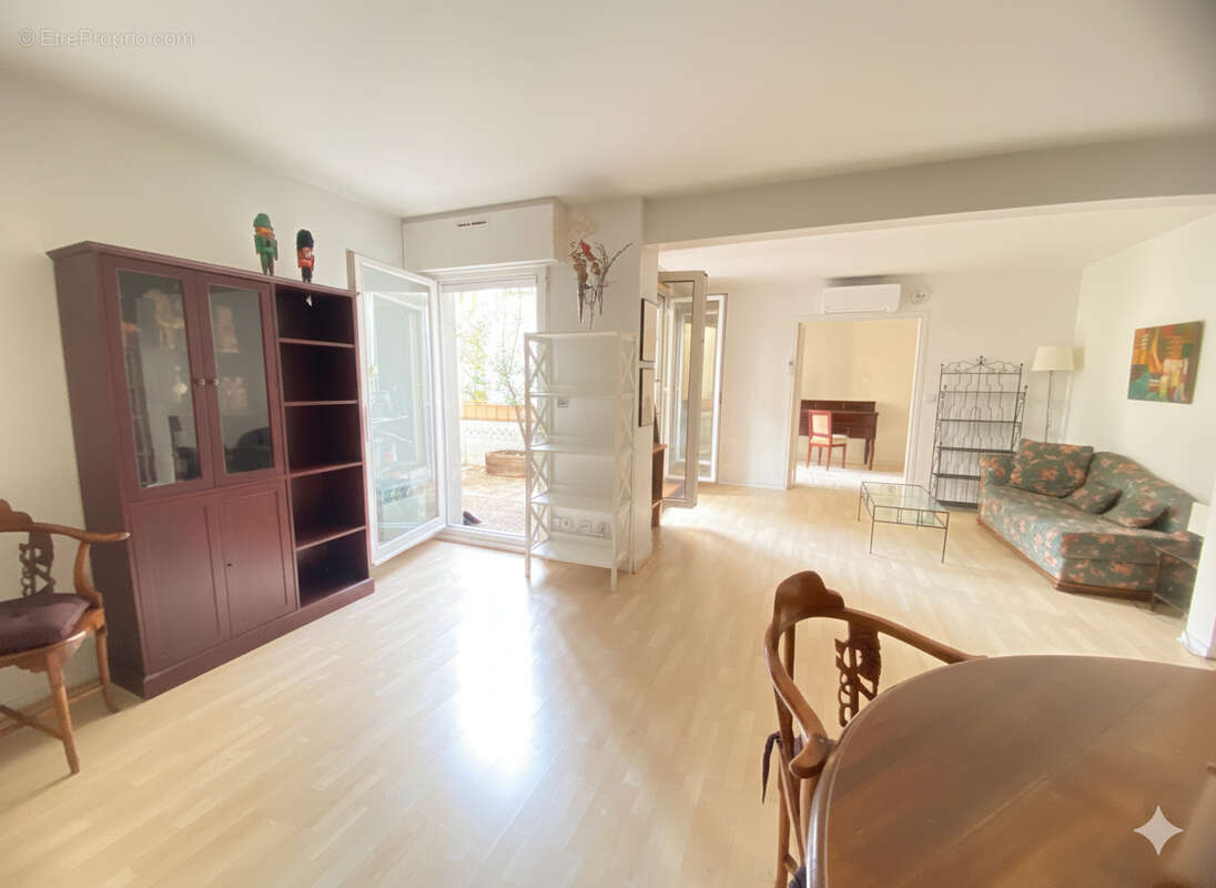 Appartement à PARIS-3E