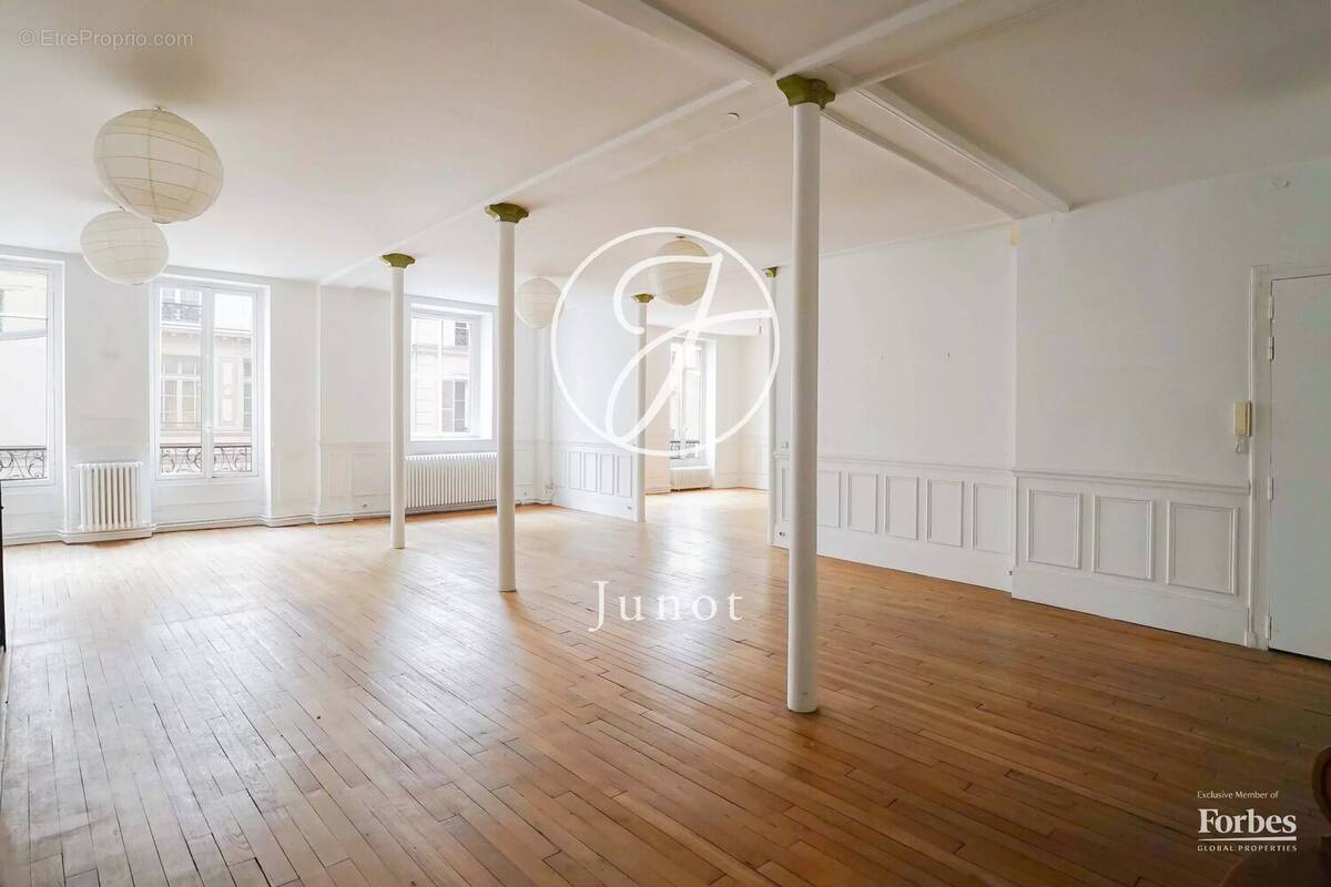 Appartement à PARIS-11E