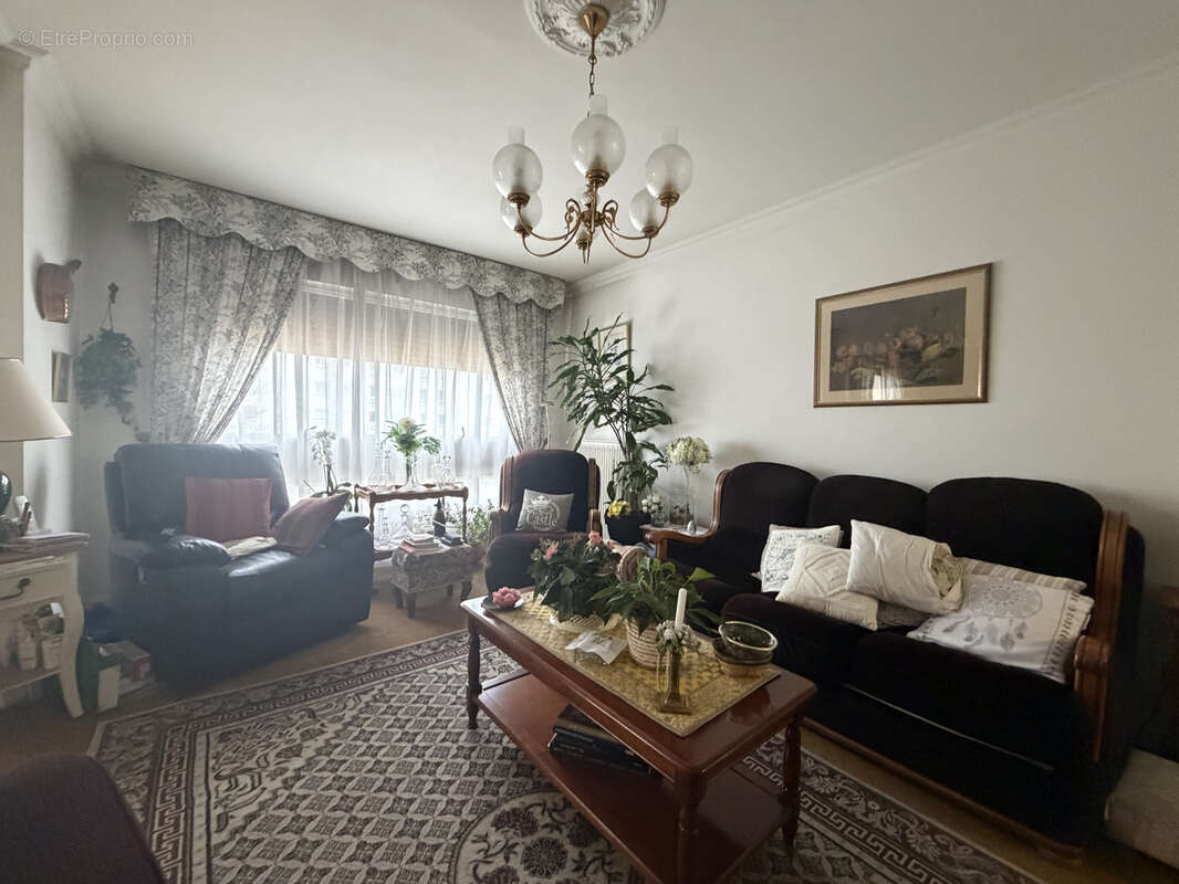 Appartement à HOUILLES