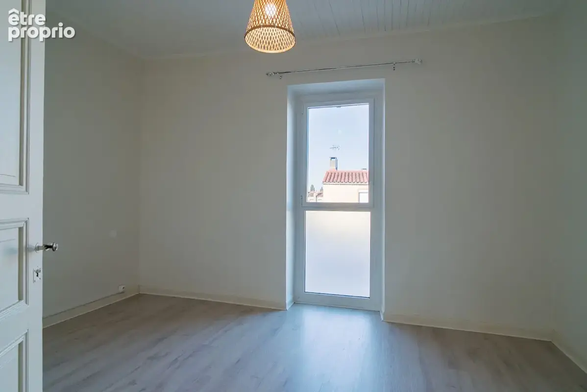 CARCASSONNE - VILLEGAILHENC  Maison  T6 325m² (179m²) avec cour, patio, terrasse 2 vastes garages - photo 17
