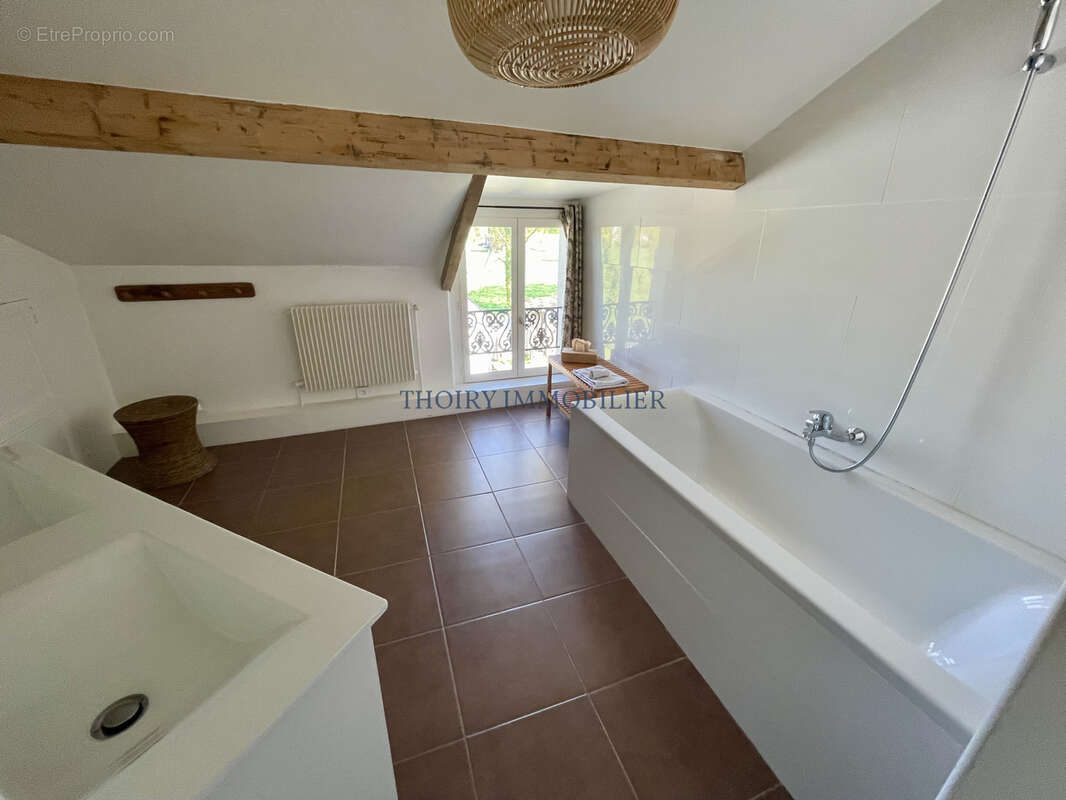 Maison à THOIRY