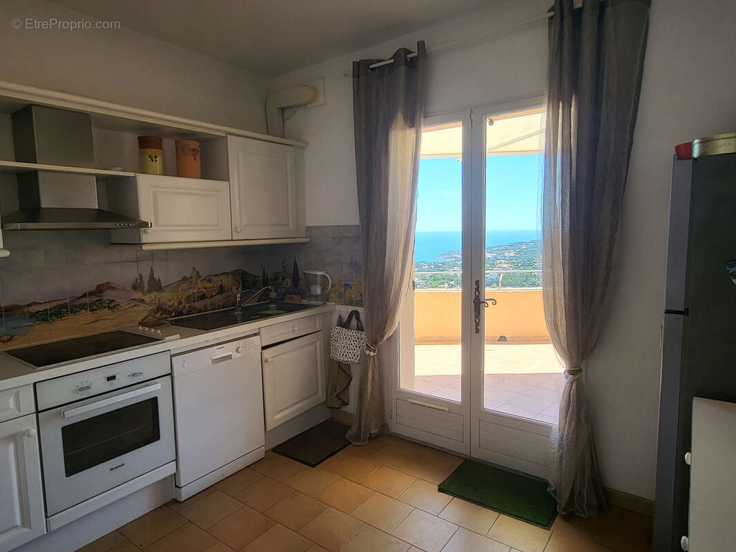 Maison à ROQUEBRUNE-SUR-ARGENS