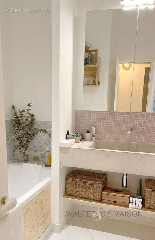 Appartement à PARIS-17E