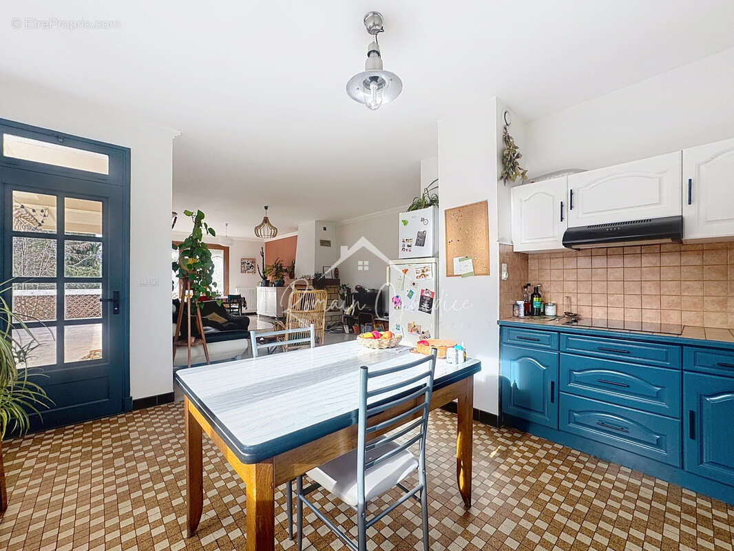 Maison f5 de 144 m2 sur terrain de 685 m2 - photo 8