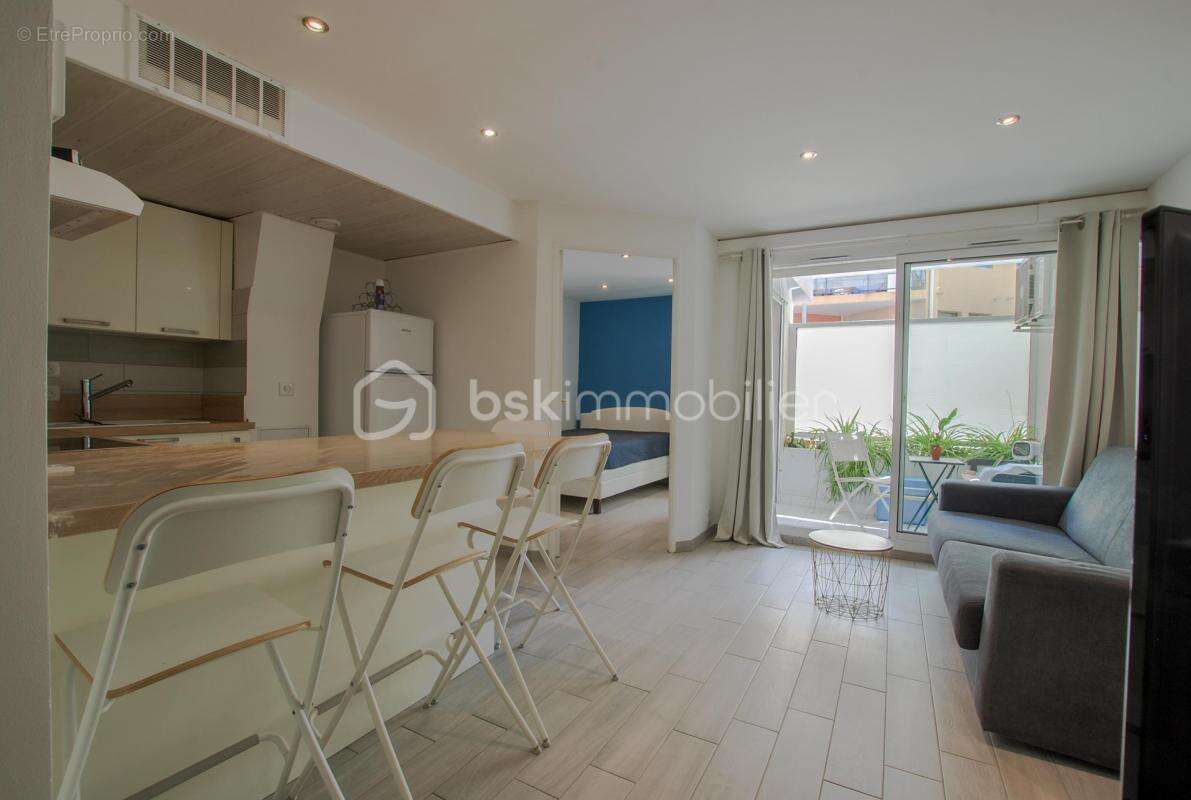 Appartement à VALLAURIS