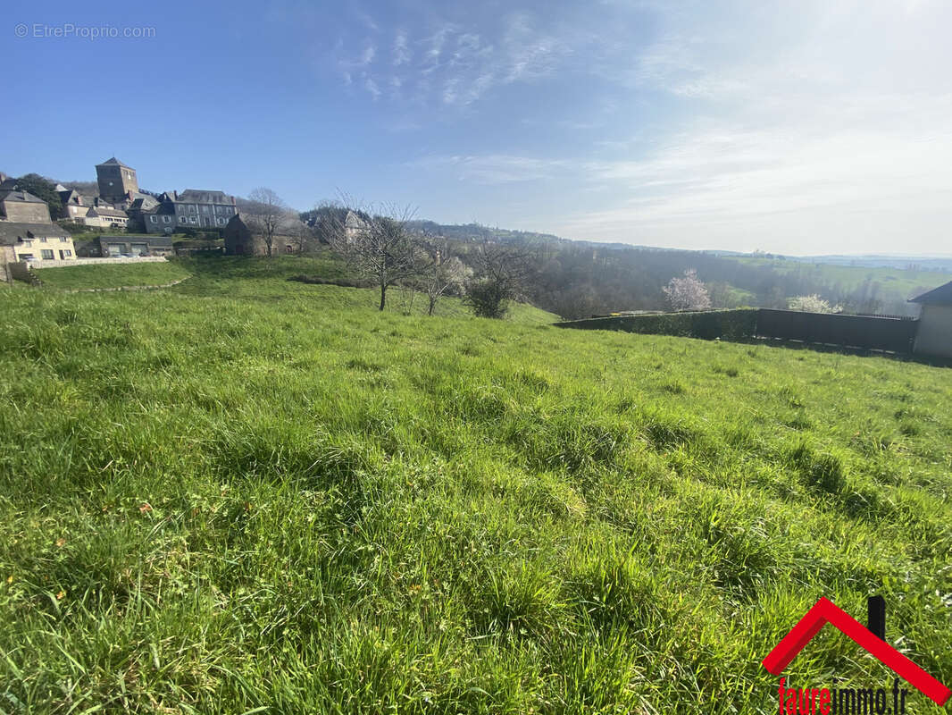 Terrain à VOUTEZAC