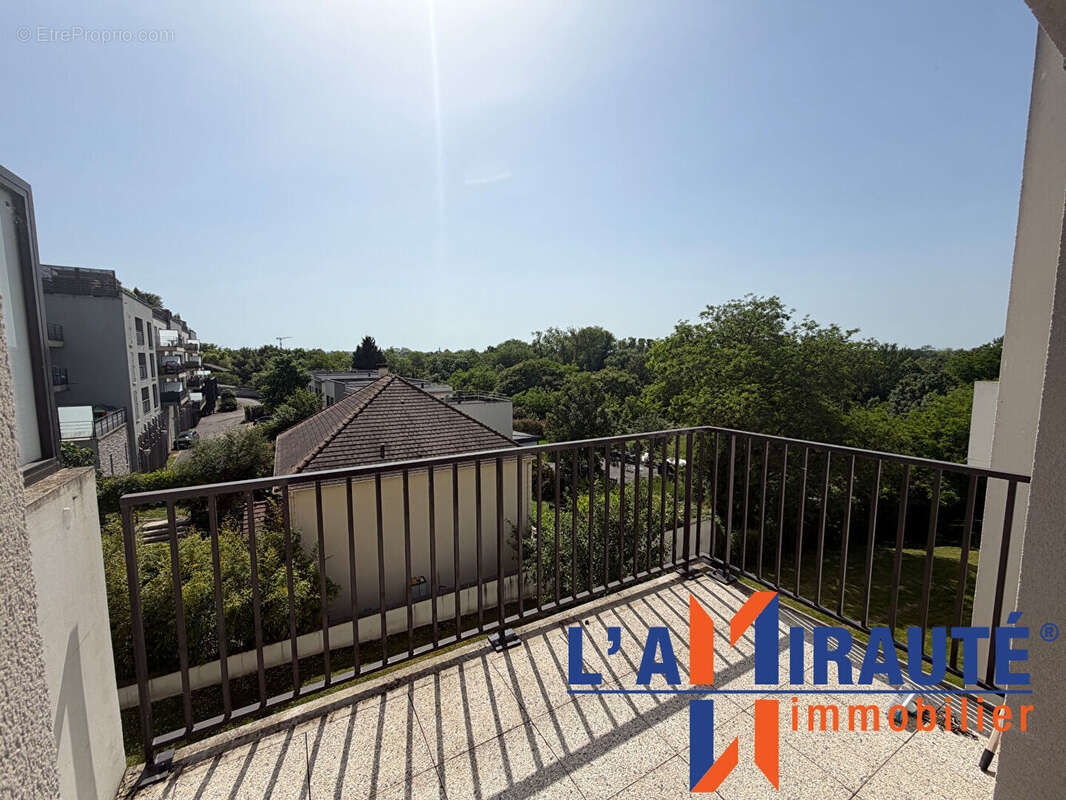 Appartement à SARTROUVILLE