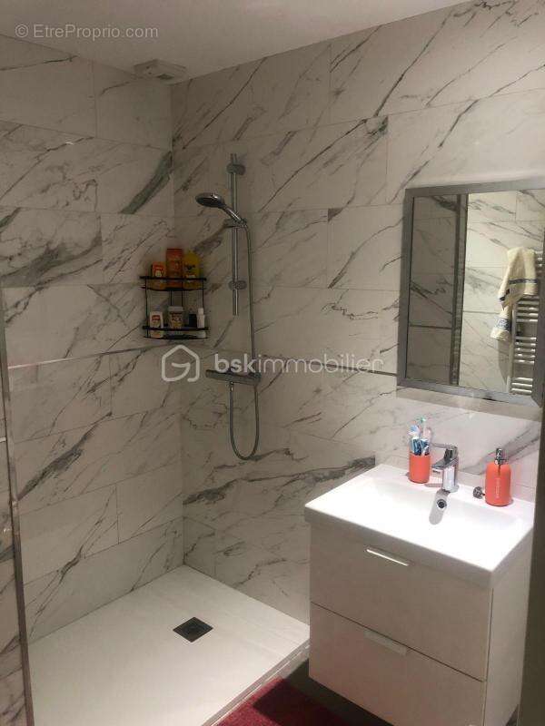 Maison à SAINT-PIERRE-DU-PERRAY