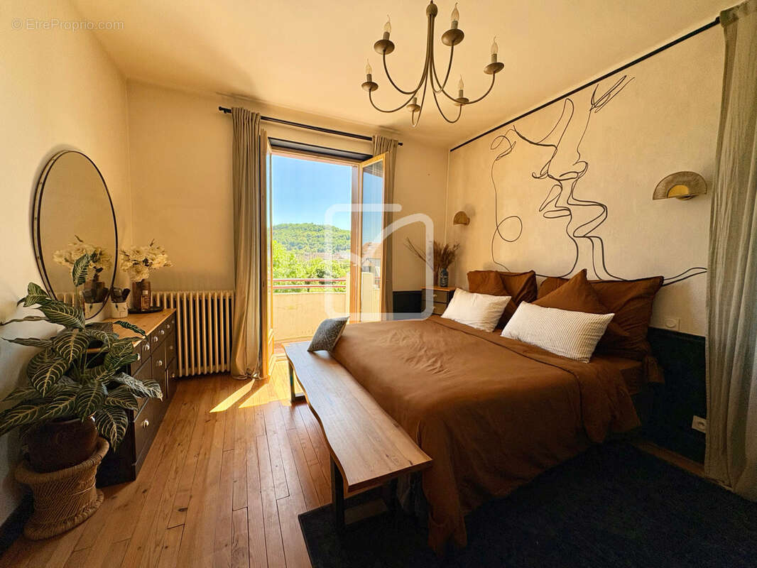 Maison à TERRASSON-LAVILLEDIEU
