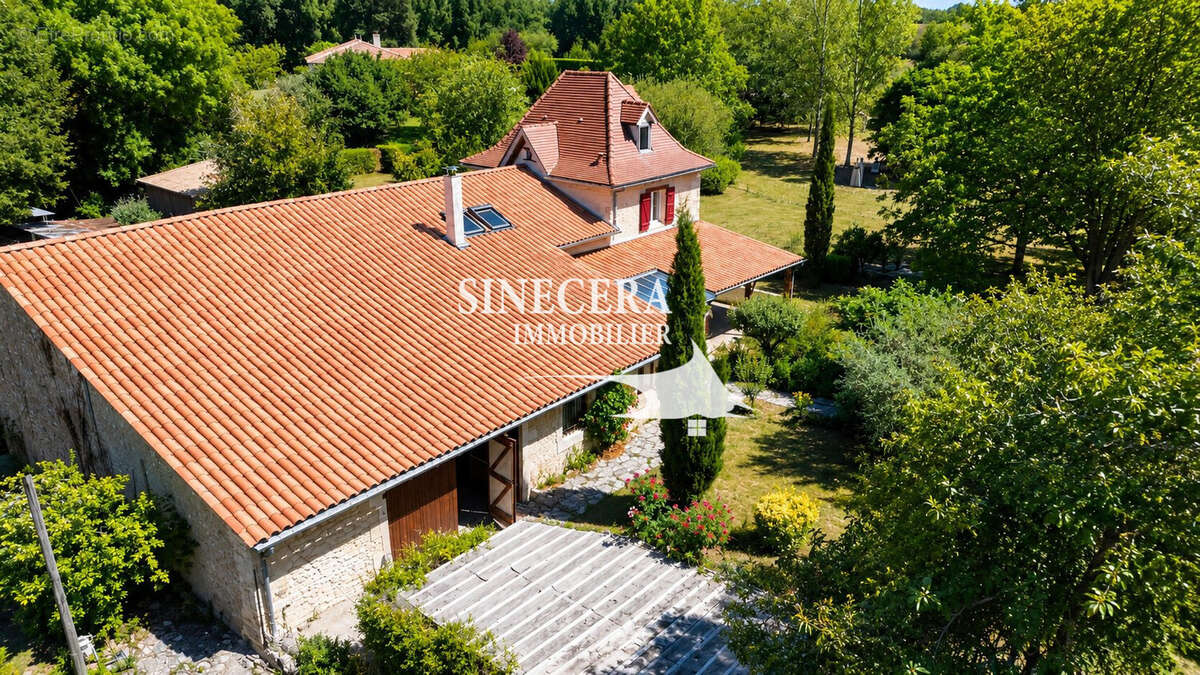 Maison 240 m² à Riberac  - photo 9