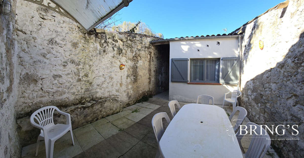 Maison à CASTELSAGRAT