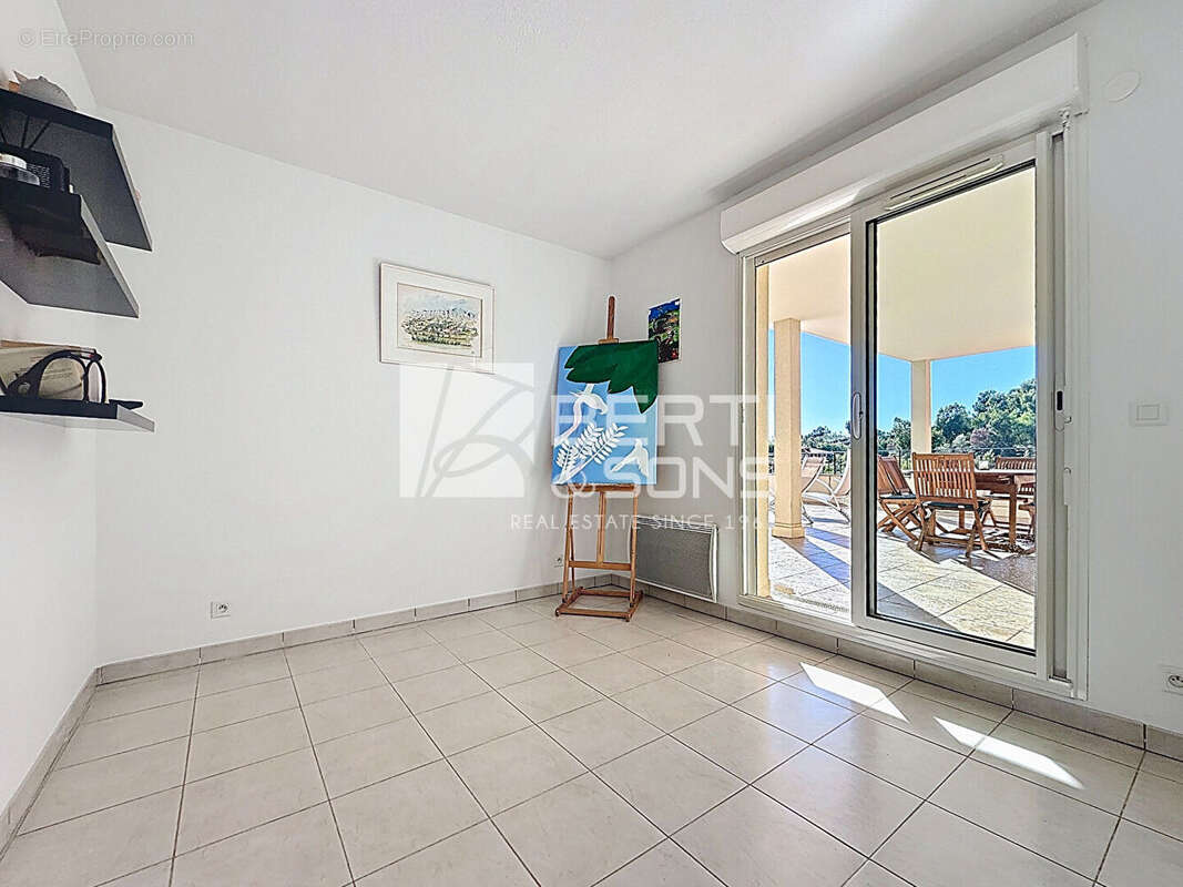 Appartement à MANDELIEU-LA-NAPOULE