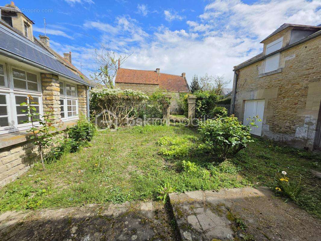 Maison à BERNIERES-SUR-MER