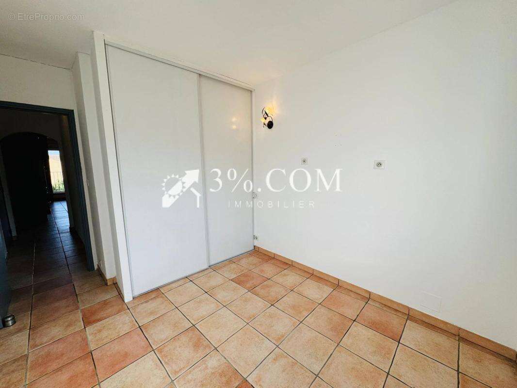 Appartement 72 m² à Cogolin  - photo 6