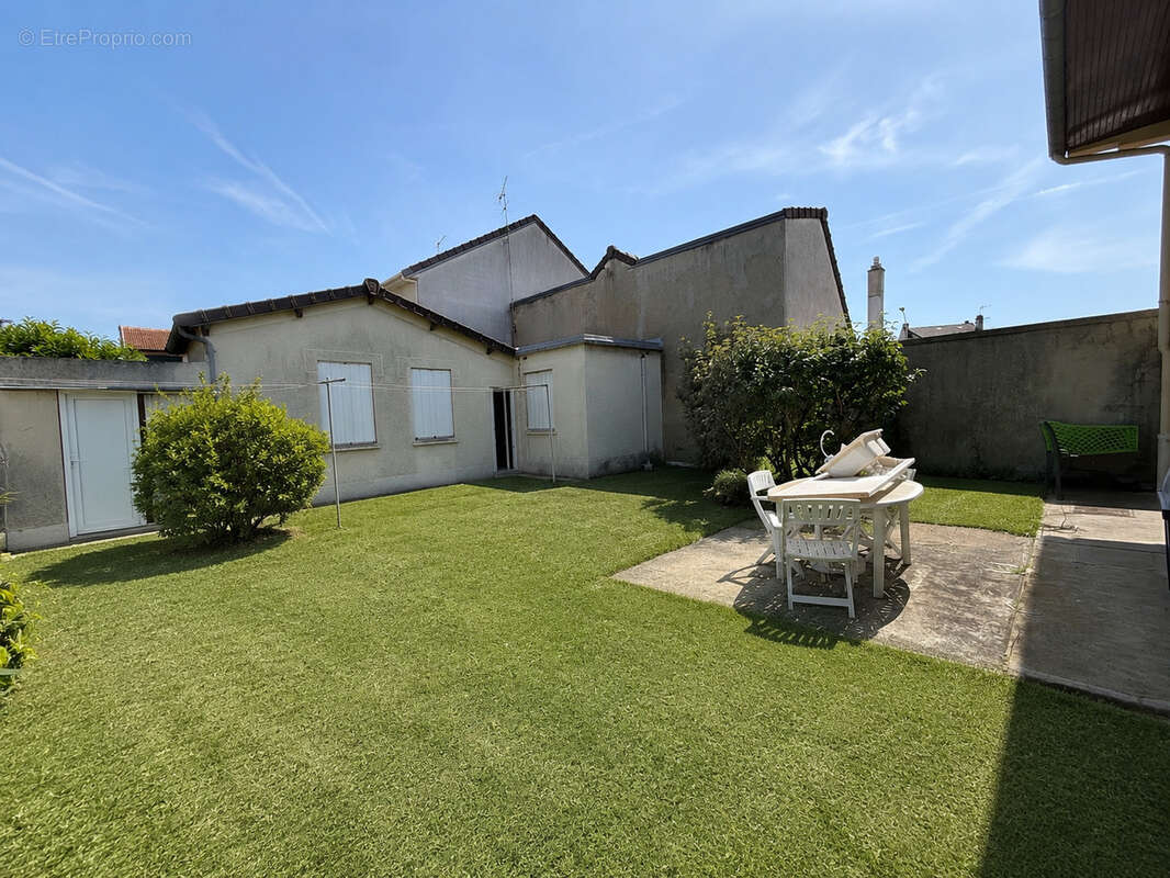 Maison à LE BLANC-MESNIL