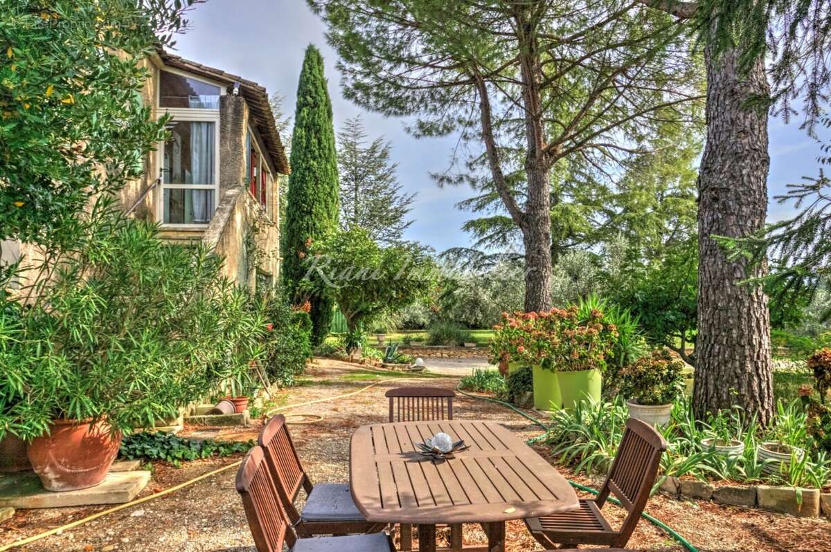 Maison à CABRIERES-D'AVIGNON