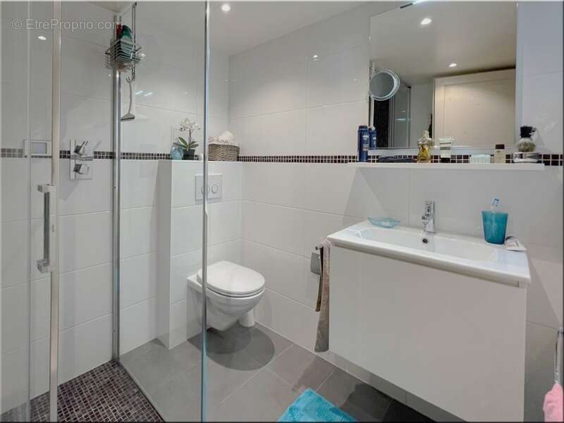 Maison à CHALLEX