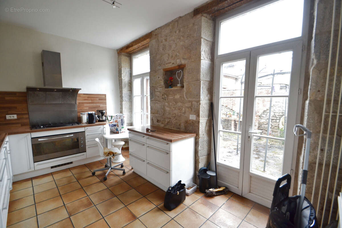 GANNAT Centre, belle maison de caractère de 193 m2 habitables - photo 2