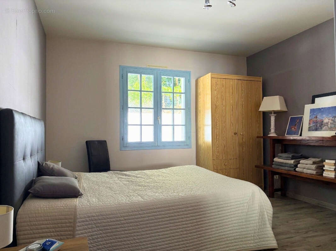 MAISON de plain-pied au coeur des bois avec 4 chambres, garage et dépendances aux portes de COGNAC - photo 8