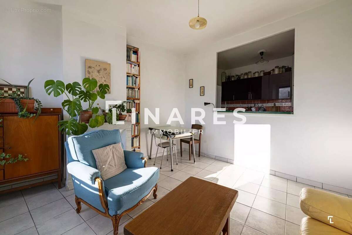 Appartement à MARSEILLE-3E