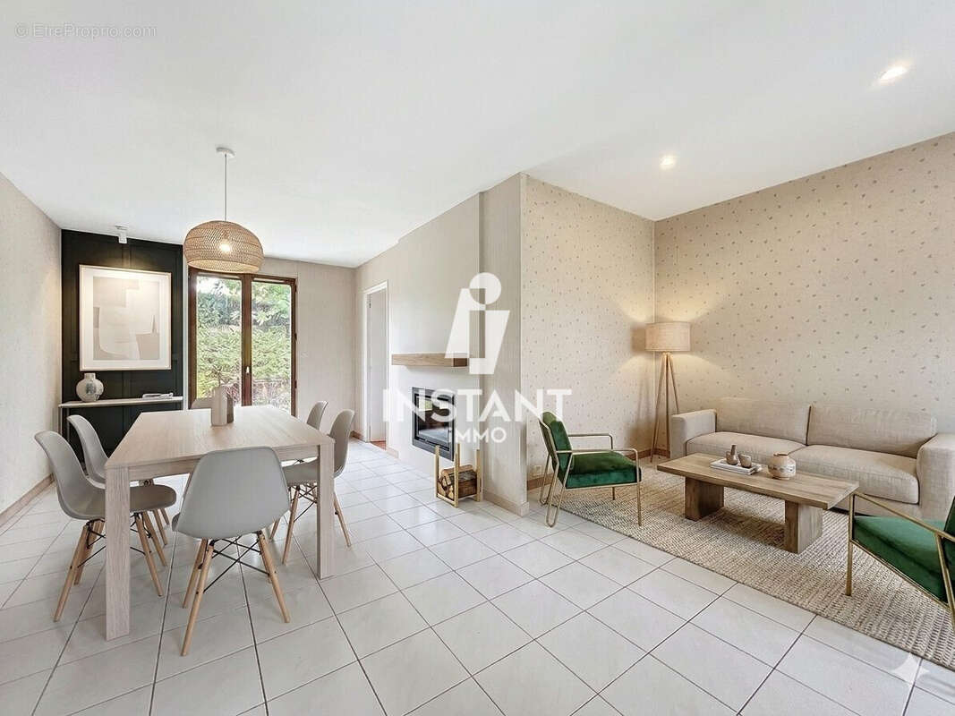 Maison à LINAS