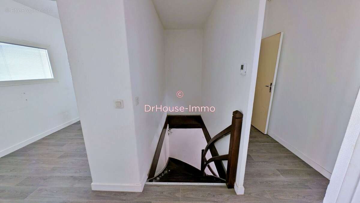 Appartement 84 m² à Saint-Etienne  - photo 16