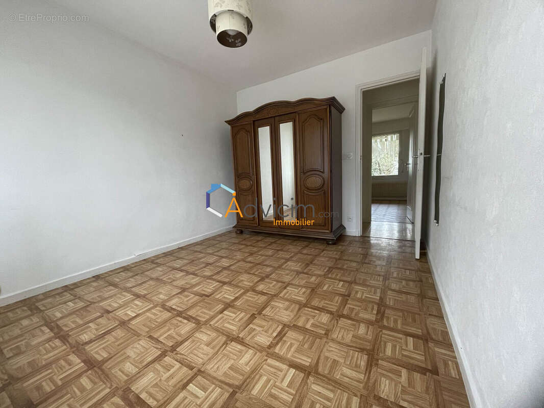 Appartement à LA CHAPELLE-SAINT-MESMIN