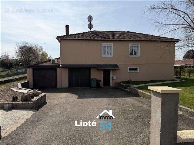 Maison à SAINT-REMIMONT