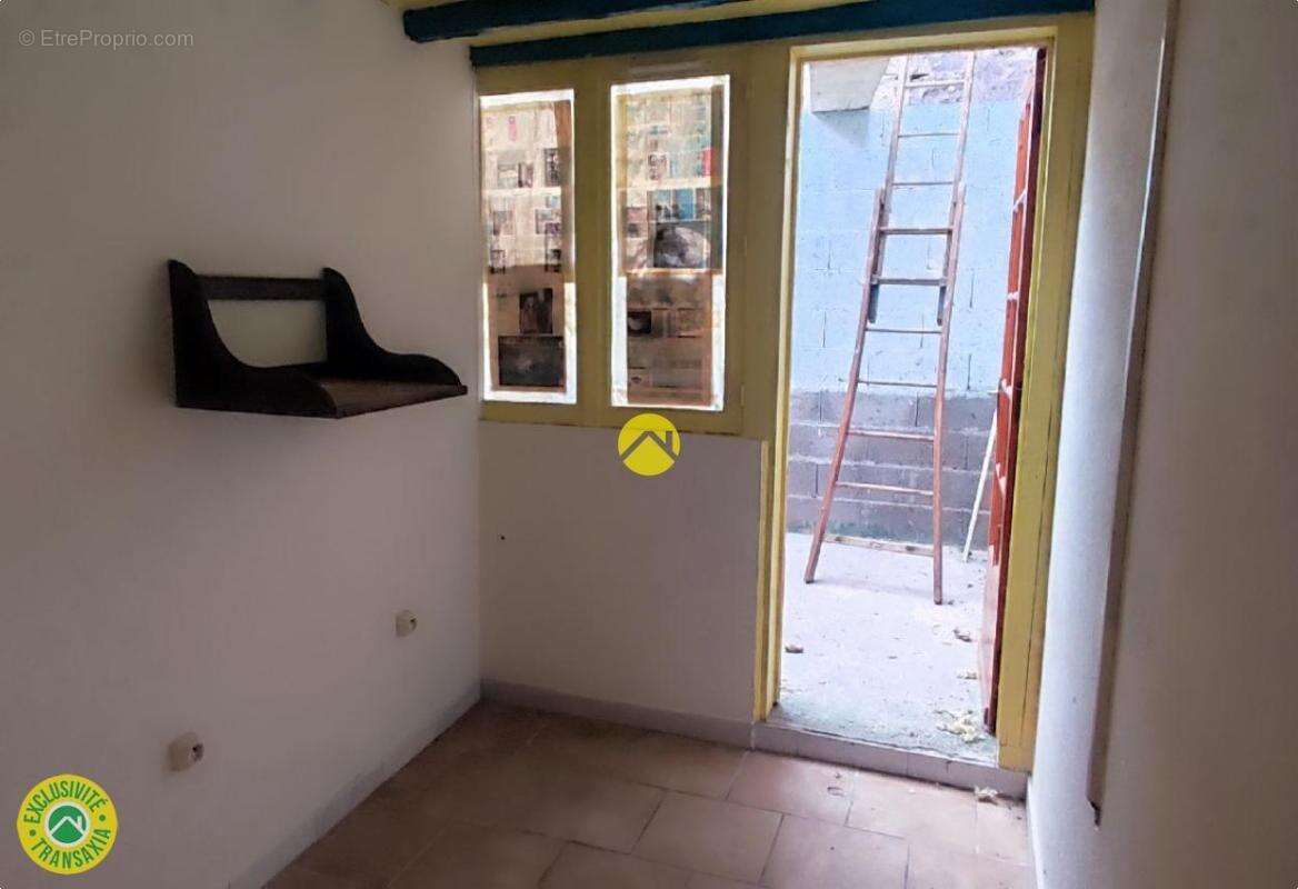 Maison à DUN-SUR-AURON