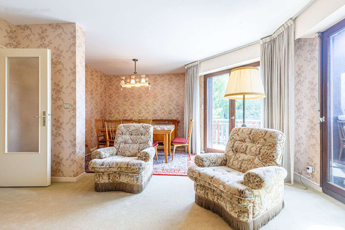 Agence immobiliere laforet - exclusivite - "camélia" - annecy-le-vieux - appartement traversant t2 de 59.29m²  -  balcons - cave - photo 4