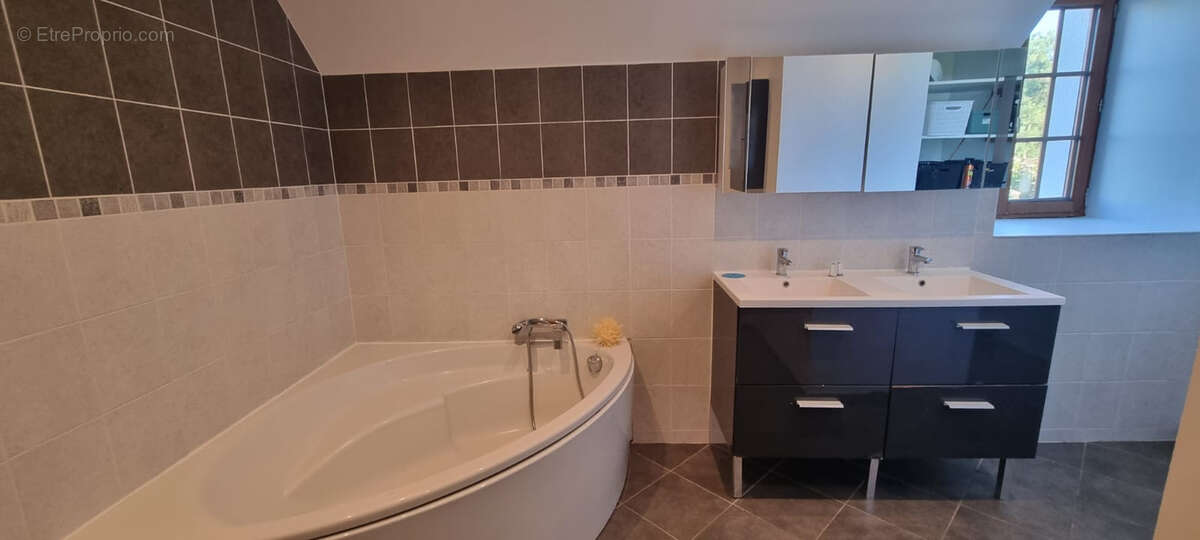 Maison à LONGUEVILLE