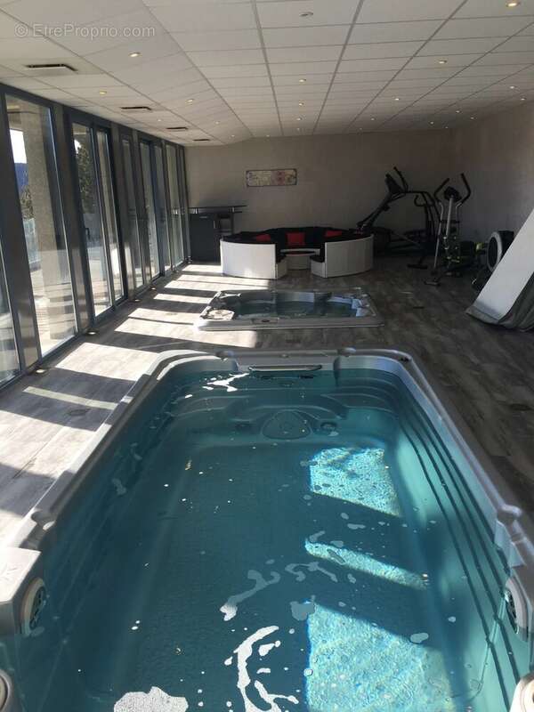 Maison à LES ANGLES