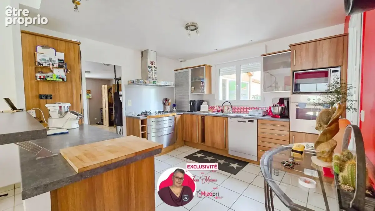 Maison individuelle en plain-pied de 184 m² avec jardin, garage et piscine - photo 4