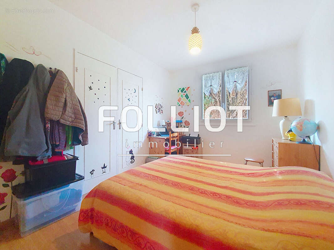 Maison à LA VILLETTE