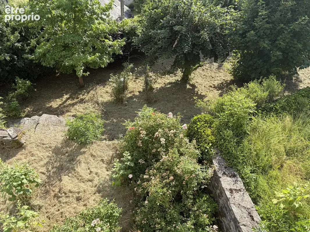 MARCENAT   Maison de maître de caractère de 220 m2 avec jolie vue sur la campagne et terrain de 943 m2 - photo 12