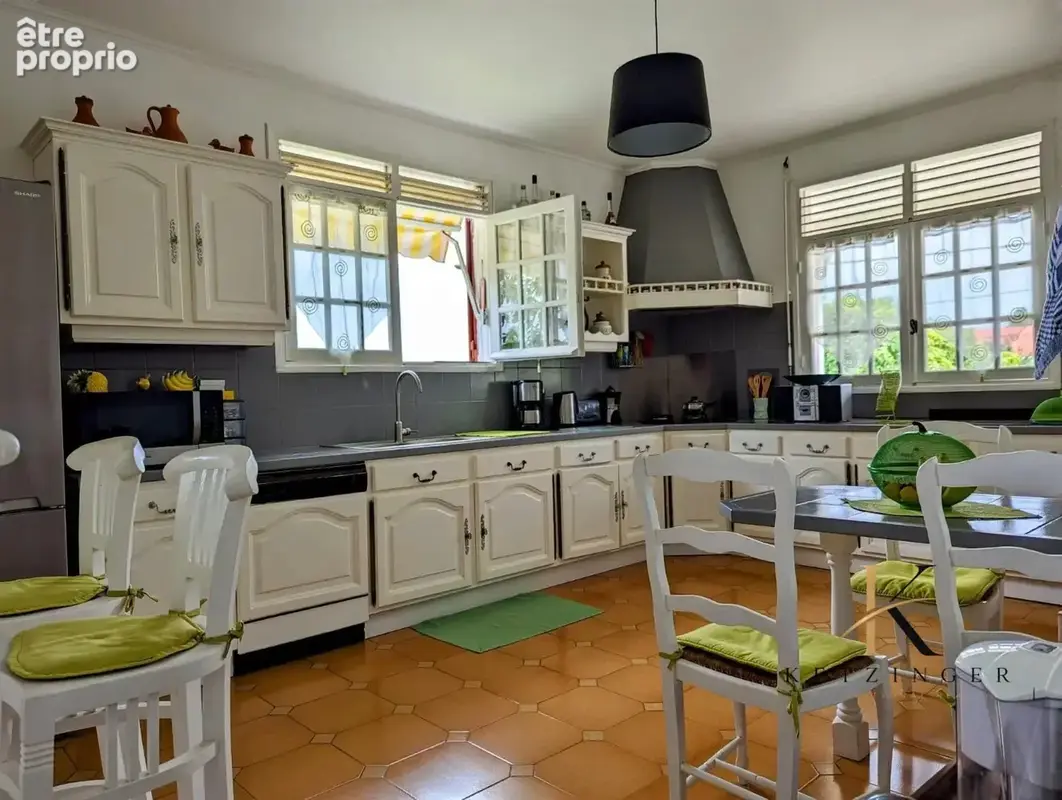 Maison 8 pièces 167 m² à vendre à Saint-Claude (97120) - photo 6