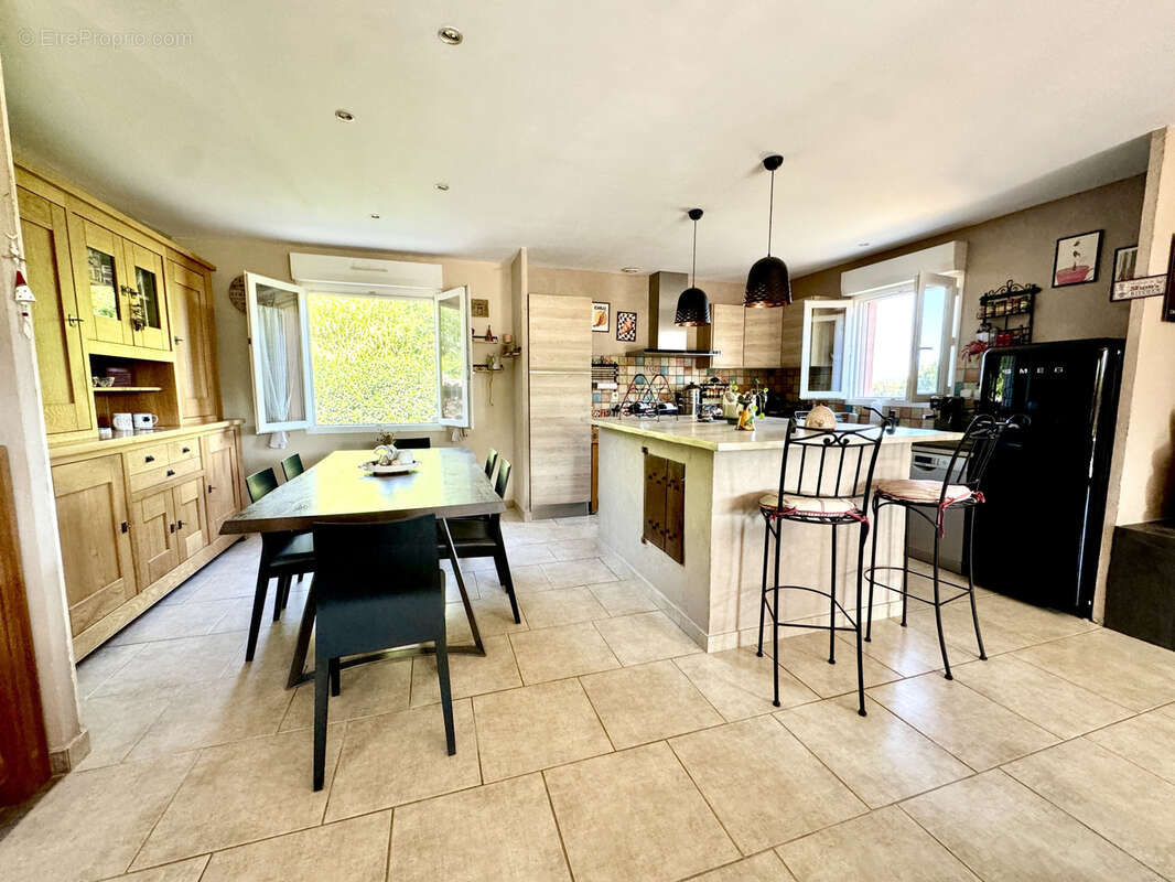 Maison avec vue à 10 min d'Uzès de 151 m2 sur 1252 m2 sans vis à vis, arboré piscinable et au calme - photo 13