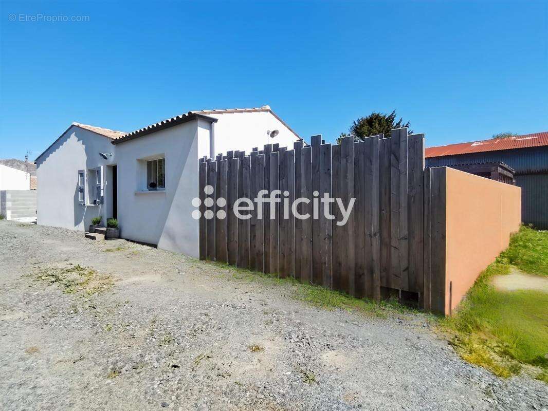 Maison à AIGREFEUILLE-D&#039;AUNIS