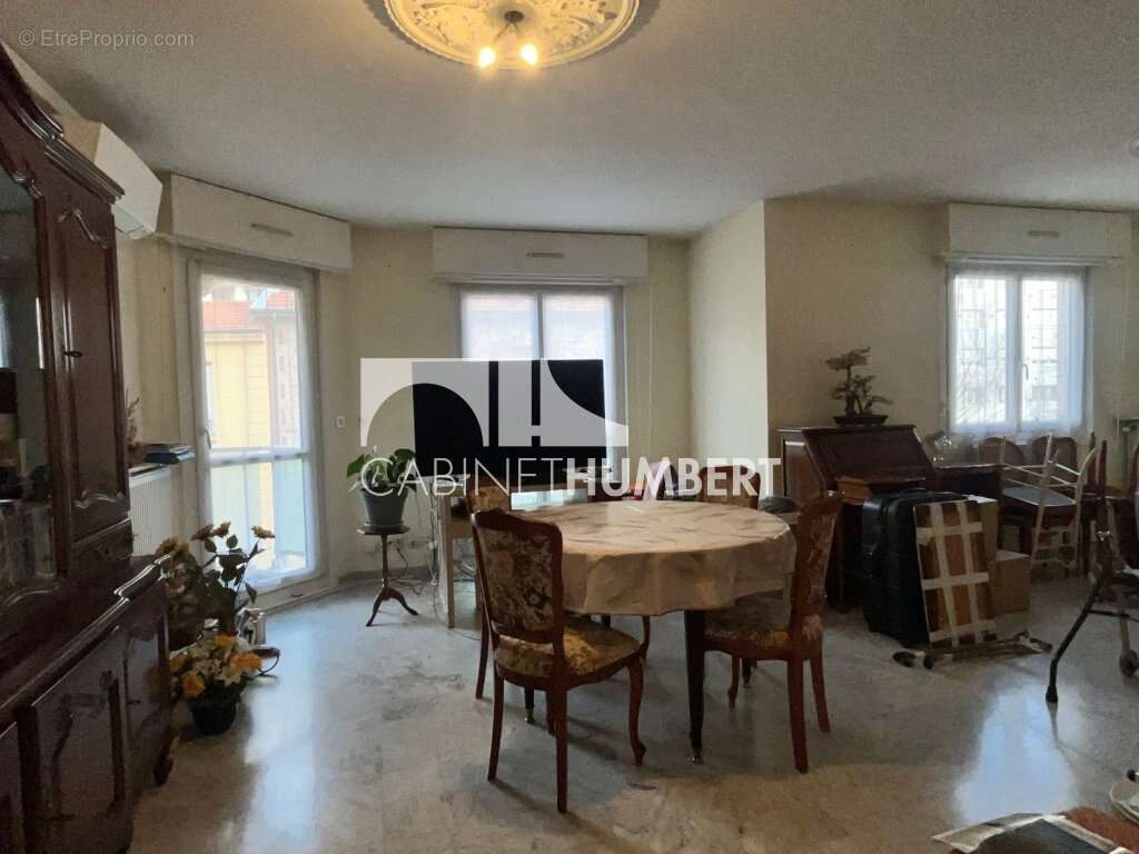 Appartement à SAINT-ETIENNE