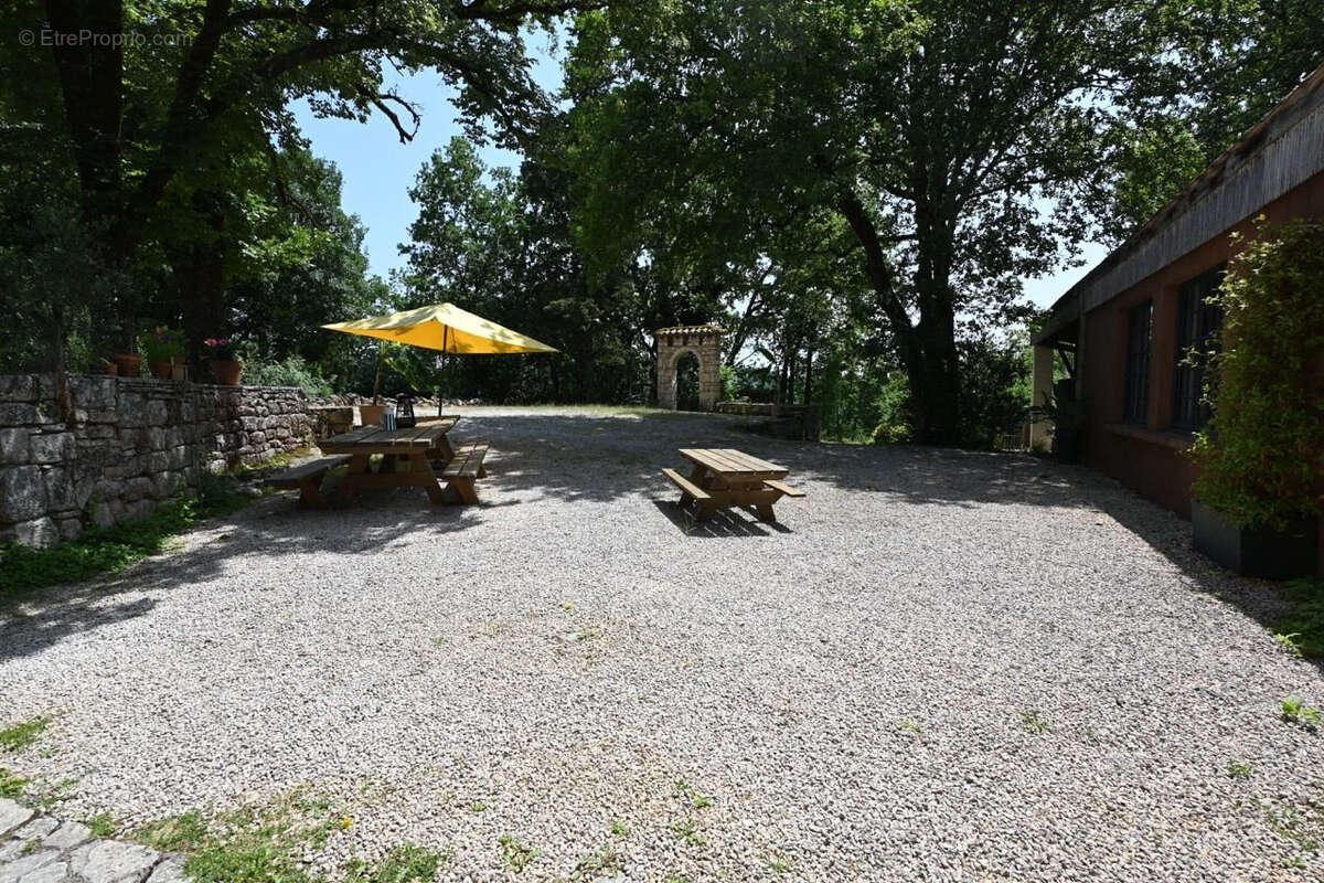 Maison à PUY-L&#039;EVEQUE