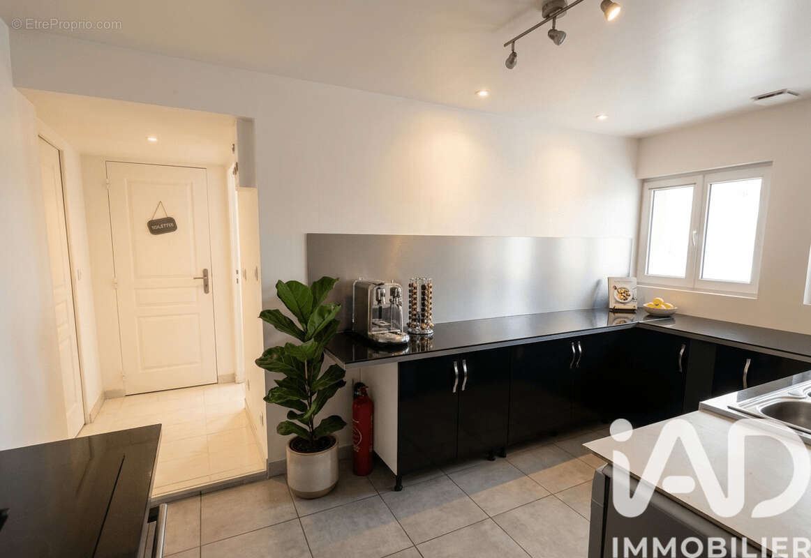 Maison 205 m² à Champrond-En-Gatine  - photo 2