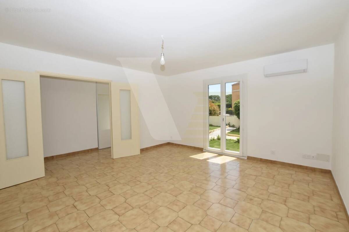 Maison à VILLENEUVE-LES-BEZIERS