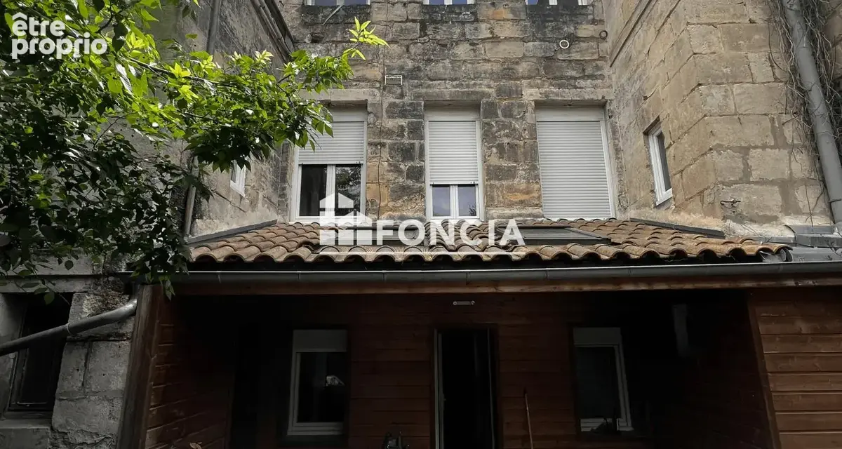 À vendre - Bordeaux Centre – T3 avec jardin à fort potentiel - photo 2