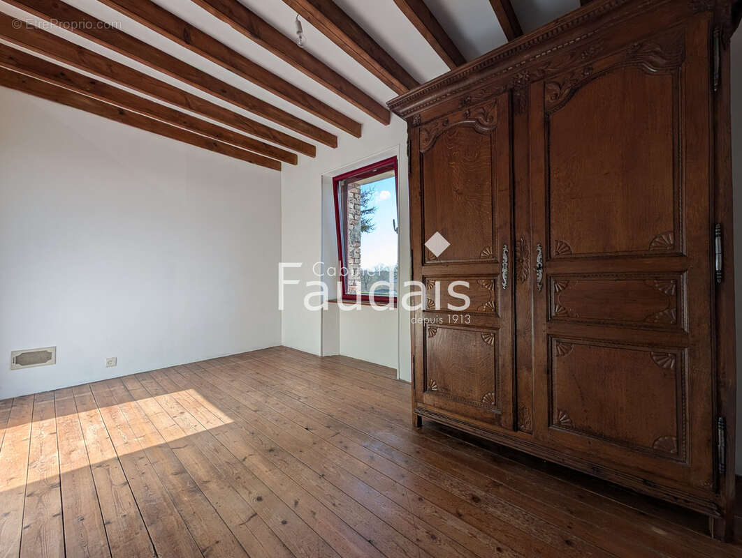 Maison à CONDE-SUR-VIRE