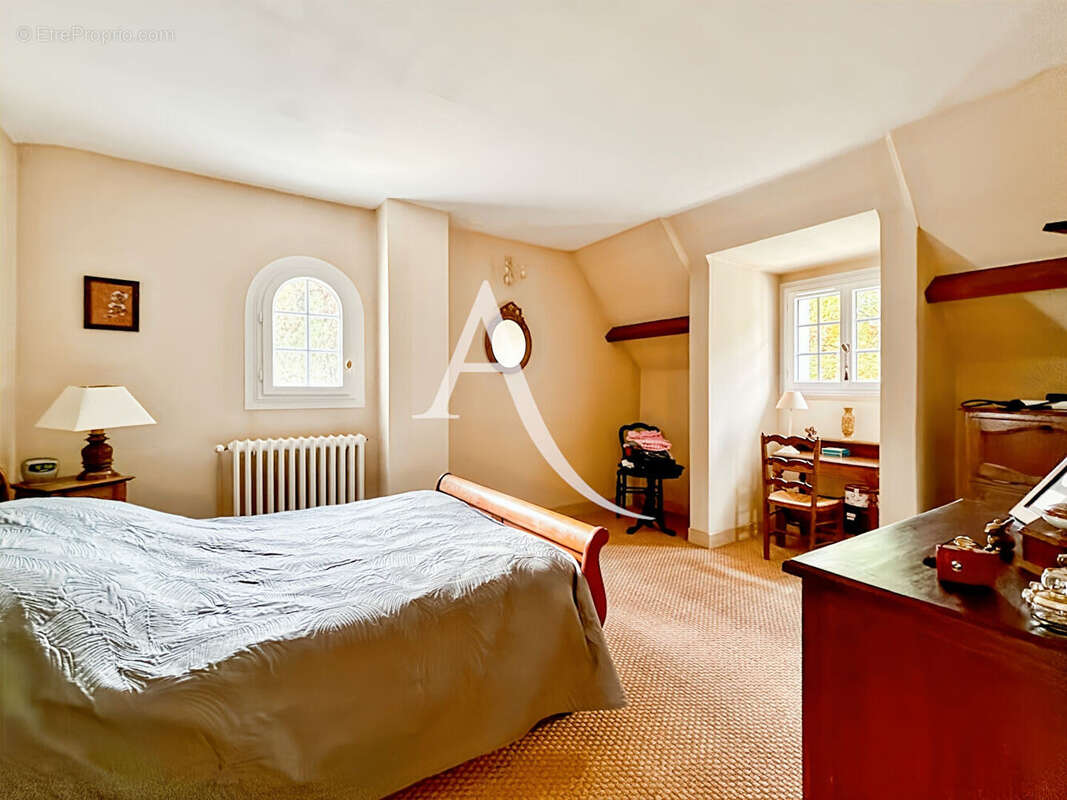 Maison à LES ESSARTS-LE-ROI